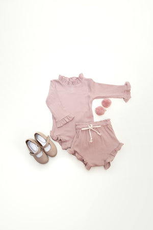 
            
                Load image into Gallery viewer, Berry Set (Romper and Pants)
            
        